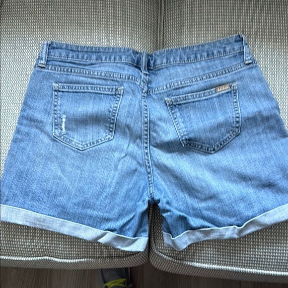 Jennifer Lopez Light Blue Jean Shorts Casual Summer Style - Picture 2 of 3